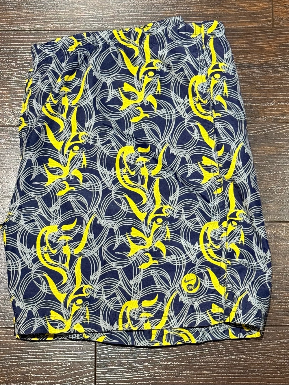 Vintage Nike VB Volleyball Abstract Geometric Print 5” Shorts Men’s Size L RARE!